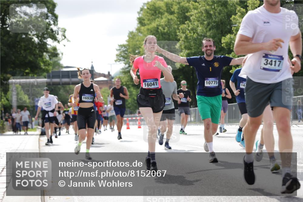 29.06.2025 - hella hamburg halbmarathon Jannik Wohlers http://msf.ph/oto/8152067 29.06.2025 10:15:07 Lombardsbrücke 1440, 2110, 2720, 2989, 3417, 4466, 4492, 4494, 5069, 5739, 6376, 6576, 7809, 7810, 9307, 9423, 9657, 9997, 10775, 10858, 12457, 12521, 13197, 13453, 13500, 14413, 14552, 14630, 15150, 15307, 15740, 16040, 16041, 16938, 17949, 18150, 18203, 18252, 19027 meine-sportfotos.de