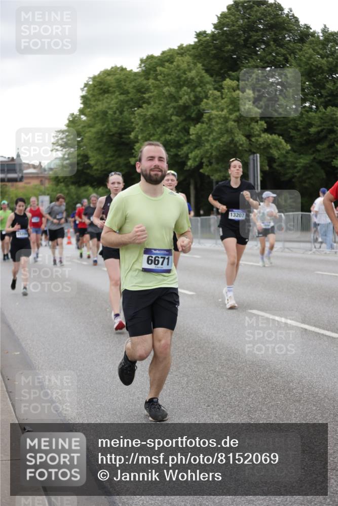 29.06.2025 - hella hamburg halbmarathon Jannik Wohlers http://msf.ph/oto/8152069 29.06.2025 10:52:01 Lombardsbrücke 2420, 2528, 3645, 4815, 5262, 5360, 6386, 6403, 6404, 6406, 6671, 7690, 7691, 7735, 7812, 9068, 9070, 9103, 9368, 9731, 10080, 10296, 10392, 10634, 10884, 10928, 11084, 11297, 11736, 11899, 11974, 12089, 12247, 12546, 12558, 13094, 13207, 13208, 13538, 13677, 14893, 15205, 16262, 16492, 16752, 16973, 17002, 17326, 17327, 18115, 18633, 18668, 18756, 18817 meine-sportfotos.de