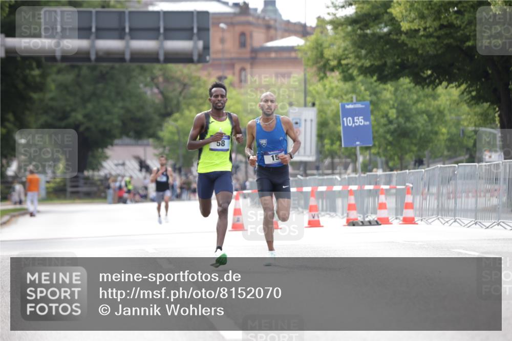 29.06.2025 - hella hamburg halbmarathon Jannik Wohlers http://msf.ph/oto/8152070 29.06.2025 09:31:12 Lombardsbrücke 1, 2, 4, 5, 6, 7, 8, 9, 10, 11, 13, 16, 22, 23, 25, 59 meine-sportfotos.de