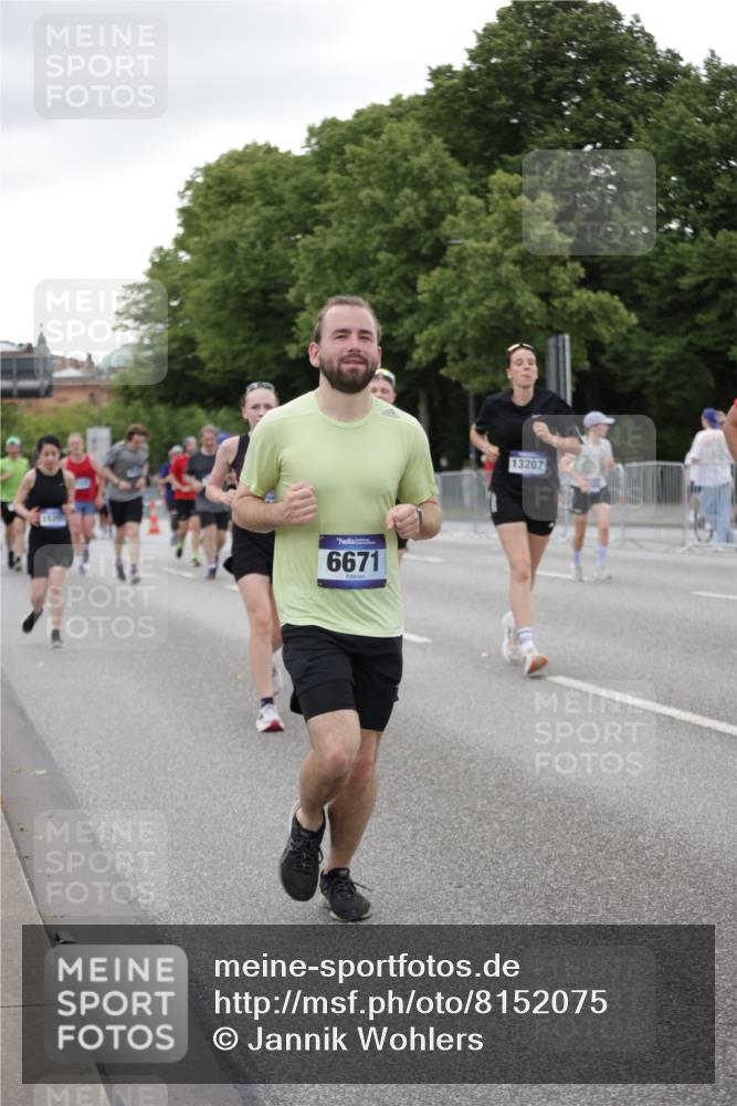 29.06.2025 - hella hamburg halbmarathon Jannik Wohlers http://msf.ph/oto/8152075 29.06.2025 10:52:01 Lombardsbrücke 2420, 2528, 3645, 4815, 5262, 5360, 6386, 6403, 6404, 6406, 6671, 7690, 7691, 7735, 7812, 9068, 9070, 9103, 9368, 9731, 10080, 10296, 10392, 10634, 10884, 10928, 11084, 11297, 11736, 11899, 11974, 12089, 12247, 12546, 12558, 13094, 13207, 13208, 13538, 13677, 14893, 15205, 16262, 16492, 16752, 16973, 17002, 17326, 17327, 18115, 18633, 18668, 18756, 18817 meine-sportfotos.de