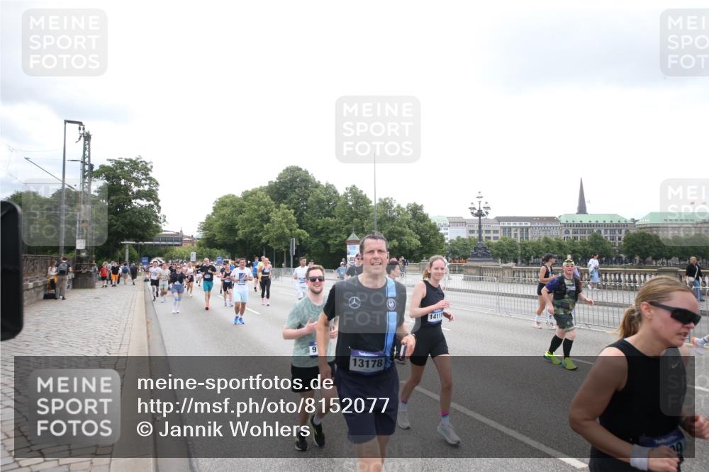 29.06.2025 - hella hamburg halbmarathon Jannik Wohlers http://msf.ph/oto/8152077 29.06.2025 10:39:13 Lombardsbrücke 2578, 2976, 4298, 4609, 4752, 5045, 5701, 6321, 6427, 6428, 6719, 6726, 6739, 6748, 7053, 7125, 7199, 7429, 7684, 8995, 9569, 9698, 9747, 9777, 10441, 10512, 10626, 10627, 10666, 10714, 10833, 10888, 11461, 11664, 11982, 12150, 12217, 12631, 12680, 13178, 13495, 14111, 14114, 14674, 14882, 15265, 15433, 15494, 16178, 17379, 17407, 17634, 17666, 17695, 18944, 19121 meine-sportfotos.de