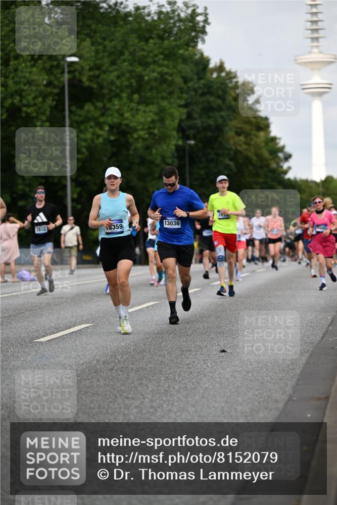 29.06.2025 - hella hamburg halbmarathon Dr. Thomas Lammeyer http://msf.ph/oto/8152079 29.06.2025 10:07:13 Kennedybrücke 1135, 1138, 1482, 1702, 2619, 2712, 2780, 2782, 2810, 3572, 3630, 4066, 4204, 4613, 4665, 5734, 6208, 6815, 7210, 7211, 7290, 7869, 7888, 8481, 8483, 8624, 9439, 10128, 10824 meine-sportfotos.de