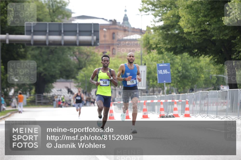 29.06.2025 - hella hamburg halbmarathon Jannik Wohlers http://msf.ph/oto/8152080 29.06.2025 09:31:12 Lombardsbrücke 1, 2, 4, 5, 6, 7, 8, 9, 10, 11, 13, 16, 22, 23, 25, 59 meine-sportfotos.de