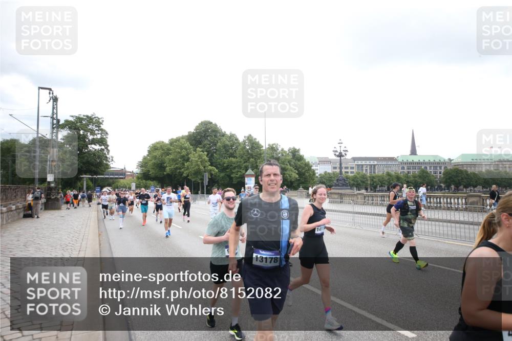 29.06.2025 - hella hamburg halbmarathon Jannik Wohlers http://msf.ph/oto/8152082 29.06.2025 10:39:13 Lombardsbrücke 2578, 2976, 4298, 4609, 4752, 5045, 5701, 6321, 6427, 6428, 6719, 6726, 6739, 6748, 7053, 7125, 7199, 7429, 7684, 8995, 9569, 9698, 9747, 9777, 10441, 10512, 10626, 10627, 10666, 10714, 10833, 10888, 11461, 11664, 11982, 12150, 12217, 12631, 12680, 13178, 13495, 14111, 14114, 14674, 14882, 15265, 15433, 15494, 16178, 17379, 17407, 17634, 17666, 17695, 18944, 19121 meine-sportfotos.de