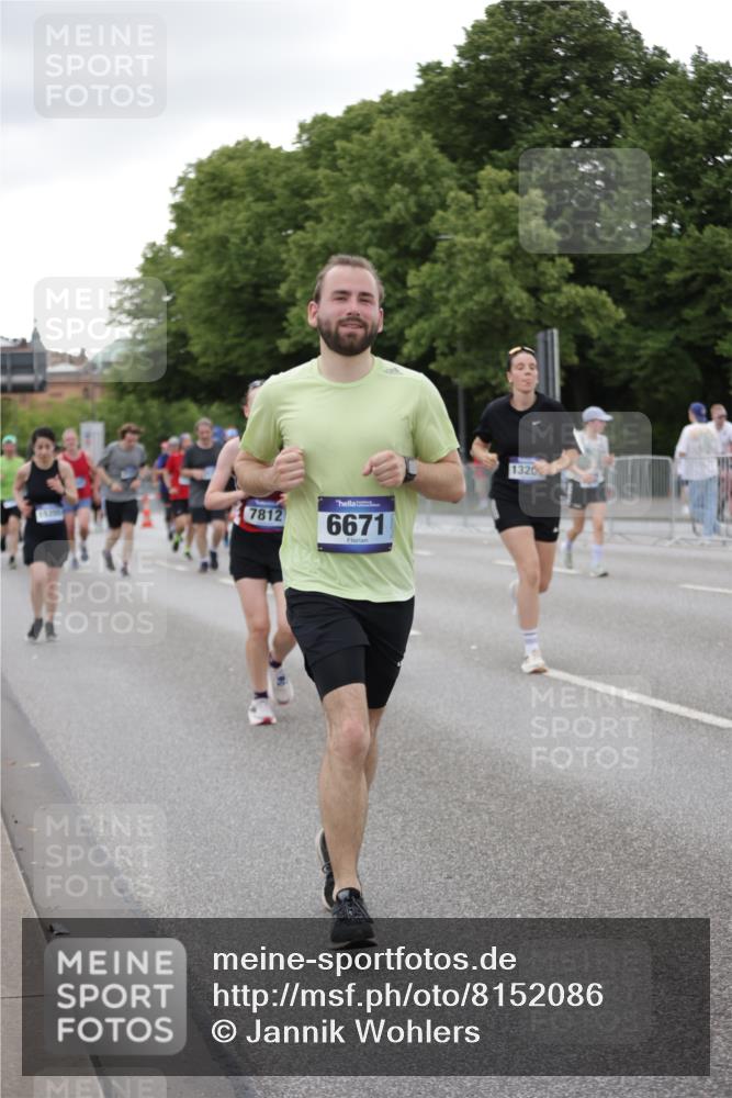 29.06.2025 - hella hamburg halbmarathon Jannik Wohlers http://msf.ph/oto/8152086 29.06.2025 10:52:01 Lombardsbrücke 2420, 2528, 3645, 4815, 5262, 5360, 6386, 6403, 6404, 6406, 6671, 7690, 7691, 7735, 7812, 9068, 9070, 9103, 9368, 9731, 10080, 10296, 10392, 10634, 10884, 10928, 11084, 11297, 11736, 11899, 11974, 12089, 12247, 12546, 12558, 13094, 13207, 13208, 13538, 13677, 14893, 15205, 16262, 16492, 16752, 16973, 17002, 17326, 17327, 18115, 18633, 18668, 18756, 18817 meine-sportfotos.de