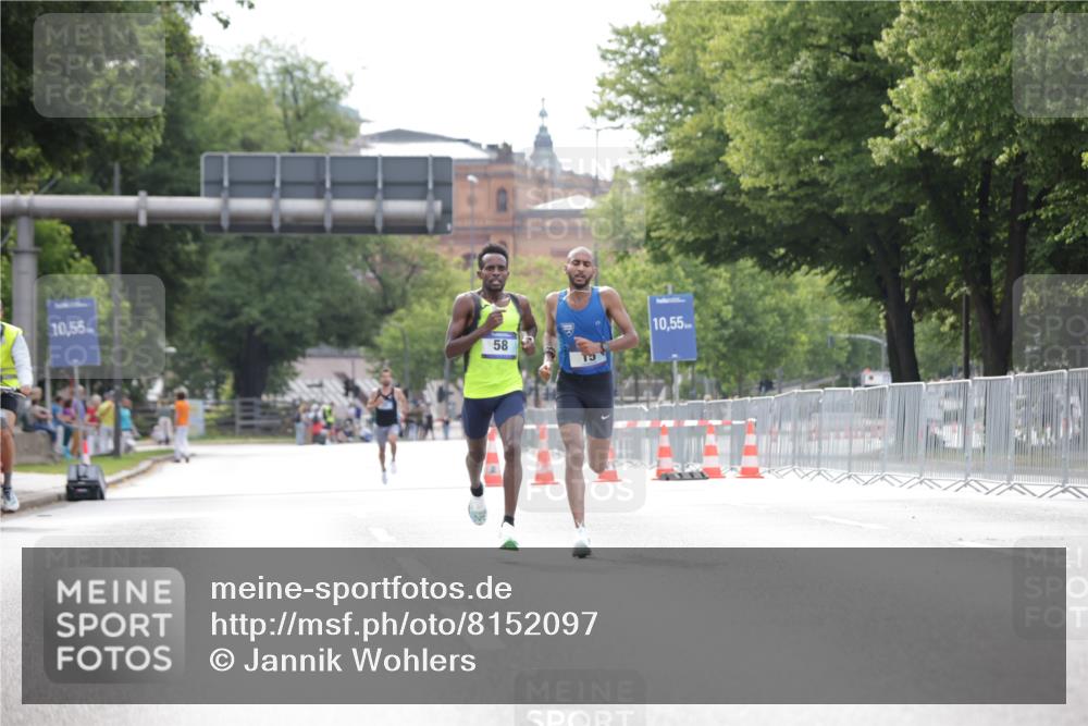 29.06.2025 - hella hamburg halbmarathon Jannik Wohlers http://msf.ph/oto/8152097 29.06.2025 09:31:12 Lombardsbrücke 1, 2, 4, 5, 6, 7, 8, 9, 10, 11, 13, 16, 22, 23, 25, 59 meine-sportfotos.de