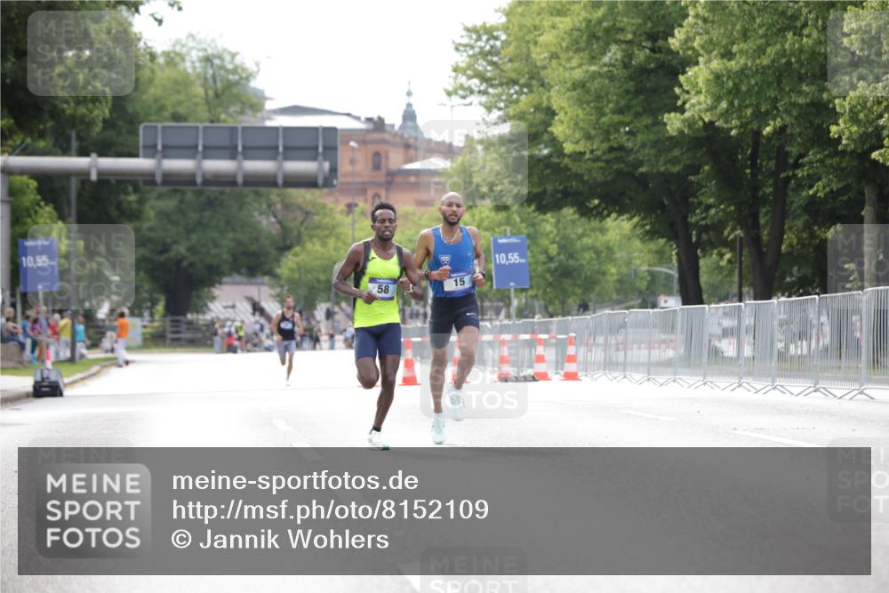 29.06.2025 - hella hamburg halbmarathon Jannik Wohlers http://msf.ph/oto/8152109 29.06.2025 09:31:12 Lombardsbrücke 1, 2, 4, 5, 6, 7, 8, 9, 10, 11, 13, 16, 22, 23, 25, 59 meine-sportfotos.de