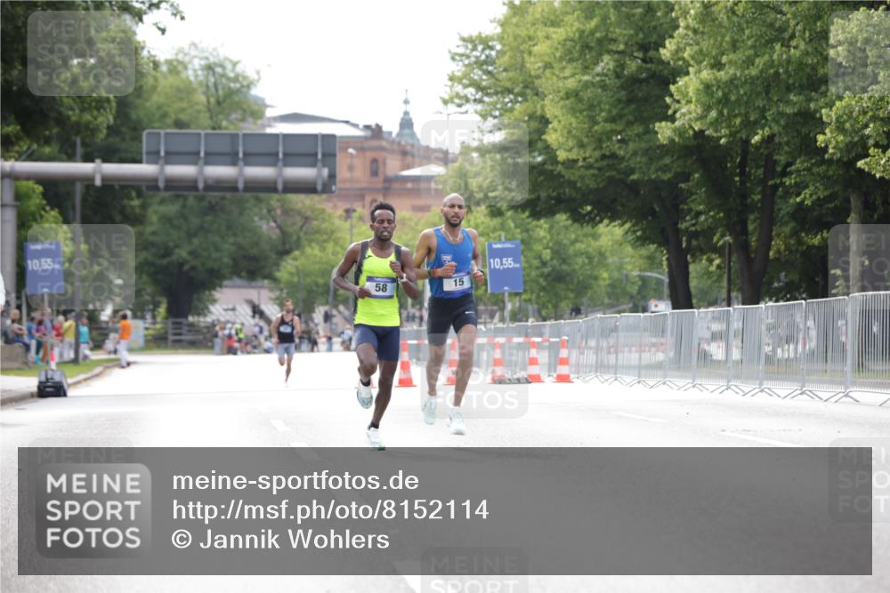 29.06.2025 - hella hamburg halbmarathon Jannik Wohlers http://msf.ph/oto/8152114 29.06.2025 09:31:13 Lombardsbrücke 1, 2, 4, 5, 6, 7, 8, 9, 10, 11, 13, 15, 16, 22, 23, 25, 58, 59 meine-sportfotos.de