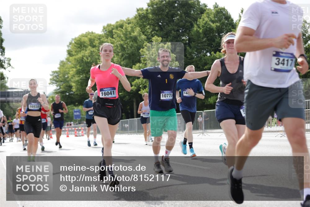 29.06.2025 - hella hamburg halbmarathon Jannik Wohlers http://msf.ph/oto/8152117 29.06.2025 10:15:08 Lombardsbrücke 1440, 2110, 2720, 2989, 3417, 4466, 4492, 4494, 5069, 5739, 6376, 6576, 7809, 7810, 9307, 9423, 9657, 9997, 10108, 10775, 10858, 12457, 12521, 13197, 13453, 13500, 14413, 14552, 14630, 15150, 15307, 15740, 16040, 16041, 16938, 17949, 18150, 18203, 18252, 19027 meine-sportfotos.de