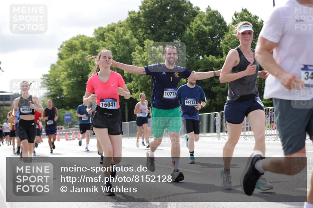 29.06.2025 - hella hamburg halbmarathon Jannik Wohlers http://msf.ph/oto/8152128 29.06.2025 10:15:08 Lombardsbrücke 1440, 2110, 2720, 2989, 3417, 4466, 4492, 4494, 5069, 5739, 6376, 6576, 7809, 7810, 9307, 9423, 9657, 9997, 10108, 10775, 10858, 12457, 12521, 13197, 13453, 13500, 14413, 14552, 14630, 15150, 15307, 15740, 16040, 16041, 16938, 17949, 18150, 18203, 18252, 19027 meine-sportfotos.de