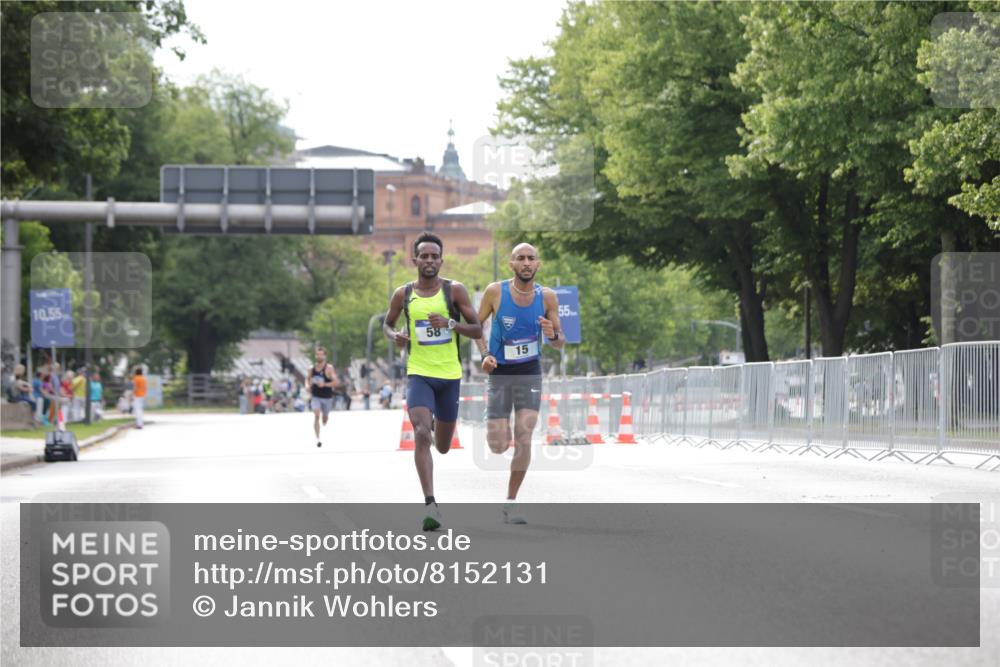 29.06.2025 - hella hamburg halbmarathon Jannik Wohlers http://msf.ph/oto/8152131 29.06.2025 09:31:13 Lombardsbrücke 1, 2, 4, 5, 6, 7, 8, 9, 10, 11, 13, 15, 16, 22, 23, 25, 58, 59 meine-sportfotos.de