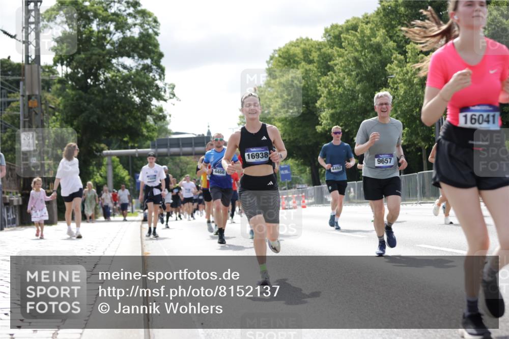 29.06.2025 - hella hamburg halbmarathon Jannik Wohlers http://msf.ph/oto/8152137 29.06.2025 10:15:09 Lombardsbrücke 1440, 2110, 2720, 2989, 3417, 4466, 4492, 4494, 5069, 5739, 6376, 6576, 7809, 7810, 9192, 9307, 9423, 9657, 10108, 10775, 10858, 12457, 12521, 13197, 13453, 13500, 14413, 14552, 14630, 15150, 15307, 15740, 16040, 16041, 16938, 17949, 18150, 18203, 18252, 19027 meine-sportfotos.de