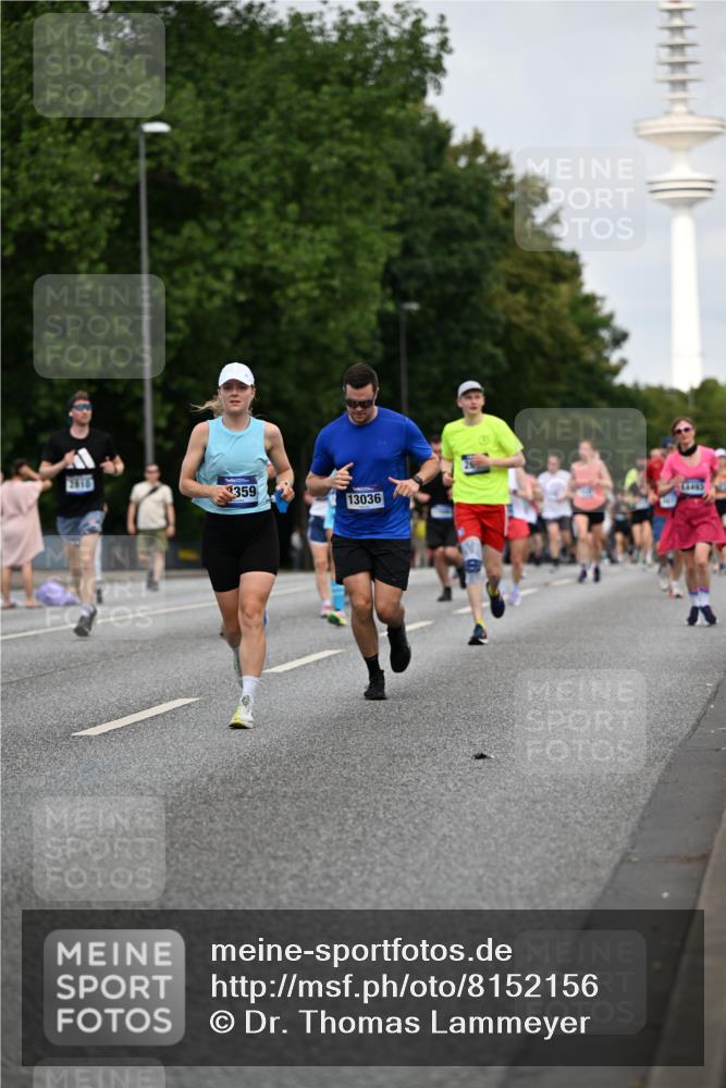 29.06.2025 - hella hamburg halbmarathon Dr. Thomas Lammeyer http://msf.ph/oto/8152156 29.06.2025 10:07:13 Kennedybrücke 1135, 1138, 1482, 1702, 2619, 2712, 2780, 2782, 2810, 3572, 3630, 4066, 4204, 4613, 4665, 5734, 6208, 6815, 7210, 7211, 7290, 7869, 7888, 8481, 8483, 8624, 9439, 10128, 10824 meine-sportfotos.de
