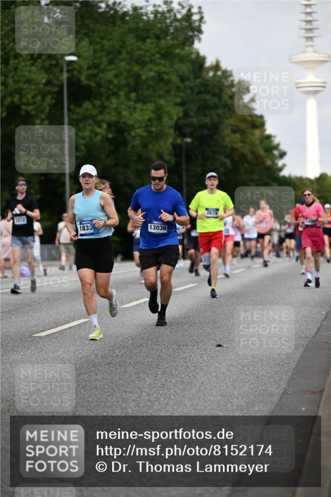 29.06.2025 - hella hamburg halbmarathon Dr. Thomas Lammeyer http://msf.ph/oto/8152174 29.06.2025 10:07:13 Kennedybrücke 1135, 1138, 1482, 1702, 2619, 2712, 2780, 2782, 2810, 3572, 3630, 4066, 4204, 4613, 4665, 5734, 6208, 6815, 7210, 7211, 7290, 7869, 7888, 8481, 8483, 8624, 9439, 10128, 10824 meine-sportfotos.de