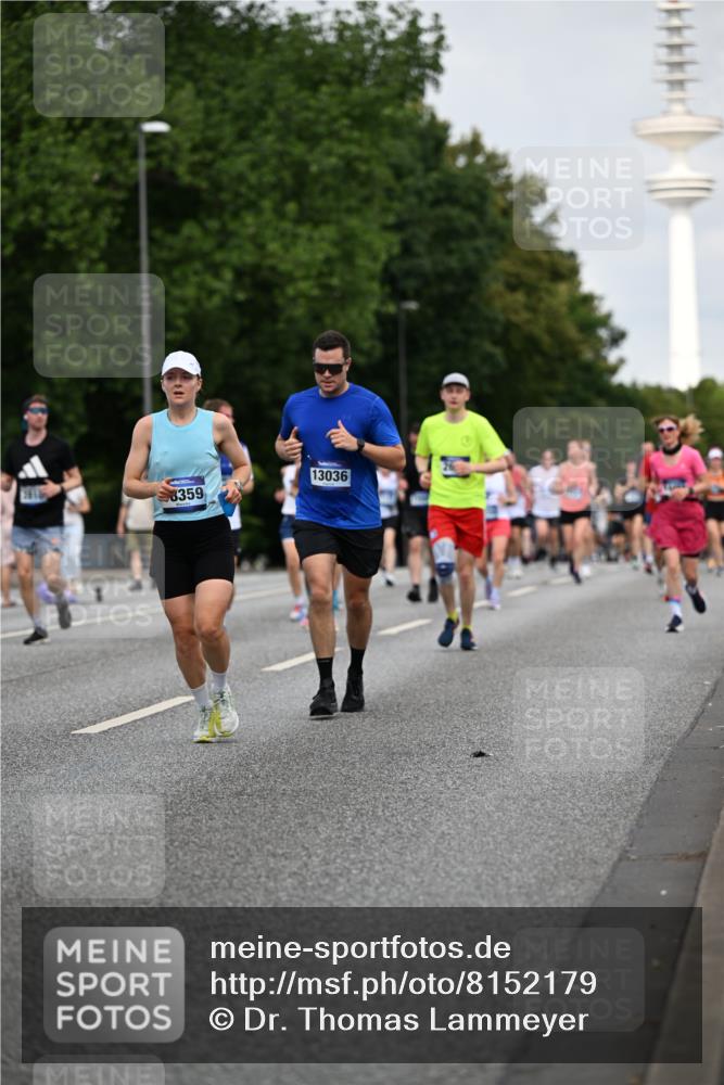29.06.2025 - hella hamburg halbmarathon Dr. Thomas Lammeyer http://msf.ph/oto/8152179 29.06.2025 10:07:13 Kennedybrücke 1135, 1138, 1482, 1702, 2619, 2712, 2780, 2782, 2810, 3572, 3630, 4066, 4204, 4613, 4665, 5734, 6208, 6815, 7210, 7211, 7290, 7869, 7888, 8481, 8483, 8624, 9439, 10128, 10824 meine-sportfotos.de