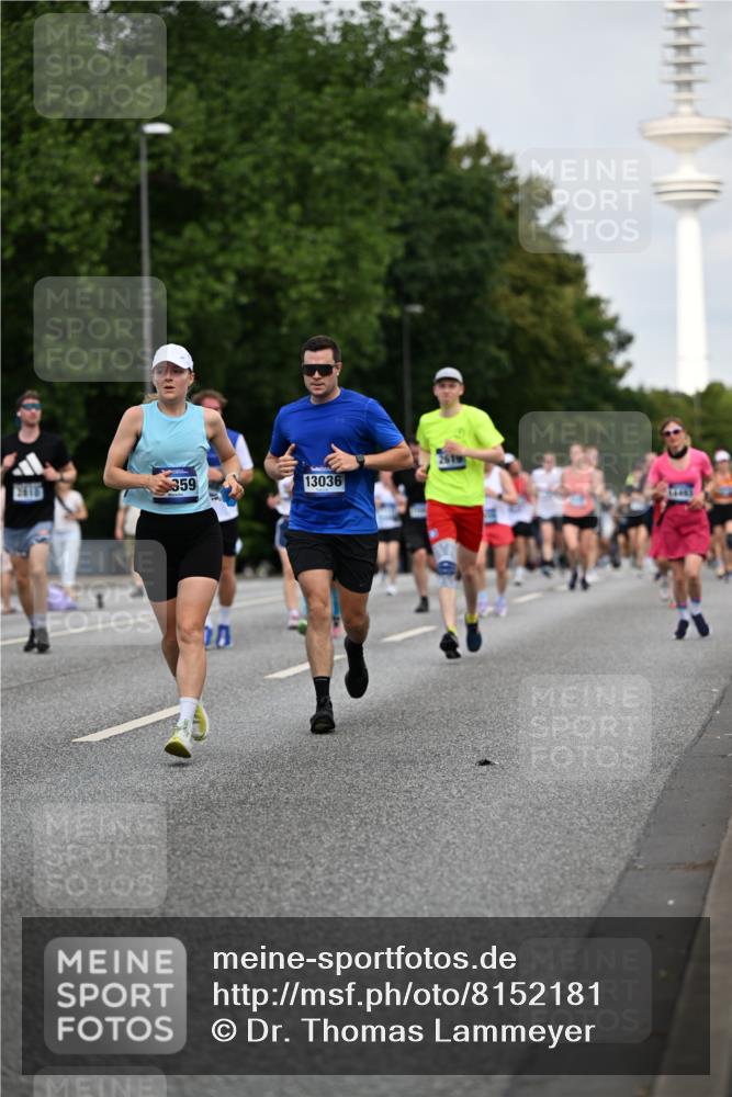 29.06.2025 - hella hamburg halbmarathon Dr. Thomas Lammeyer http://msf.ph/oto/8152181 29.06.2025 10:07:13 Kennedybrücke 1135, 1138, 1482, 1702, 2619, 2712, 2780, 2782, 2810, 3572, 3630, 4066, 4204, 4613, 4665, 5734, 6208, 6815, 7210, 7211, 7290, 7869, 7888, 8481, 8483, 8624, 9439, 10128, 10824 meine-sportfotos.de