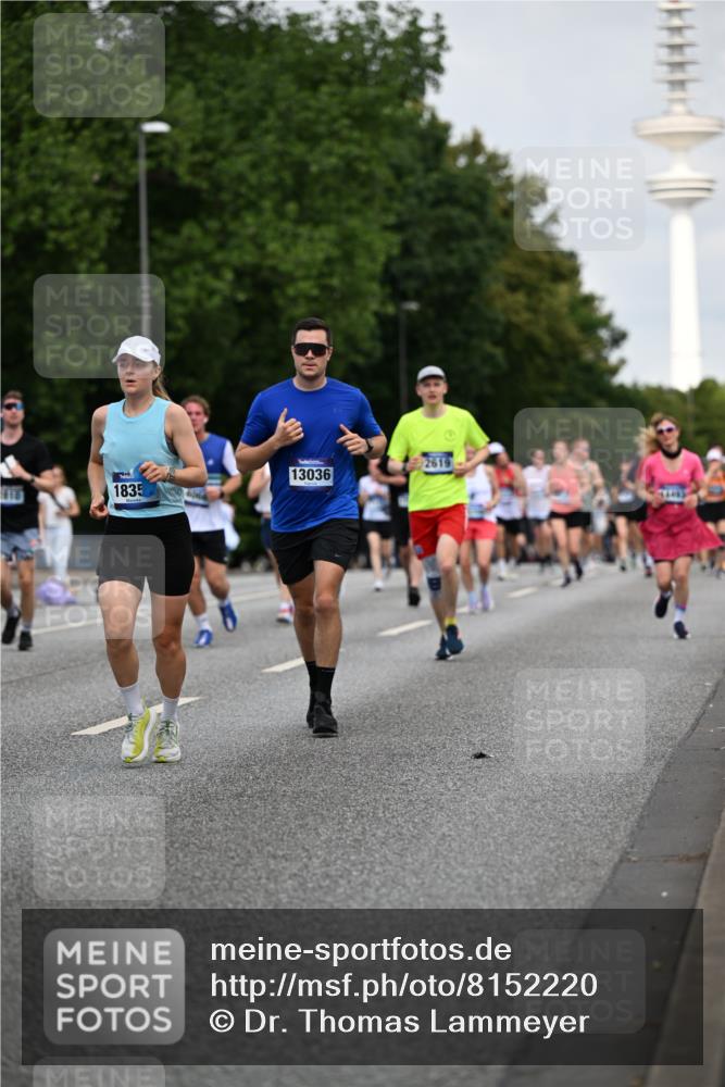 29.06.2025 - hella hamburg halbmarathon Dr. Thomas Lammeyer http://msf.ph/oto/8152220 29.06.2025 10:07:14 Kennedybrücke 1135, 1138, 1482, 1702, 2619, 2712, 2780, 2782, 2810, 3572, 3630, 4066, 4204, 4613, 4665, 5734, 6208, 6815, 7210, 7211, 7290, 7869, 7888, 8481, 8483, 8624, 9439, 9554, 10128, 10824 meine-sportfotos.de