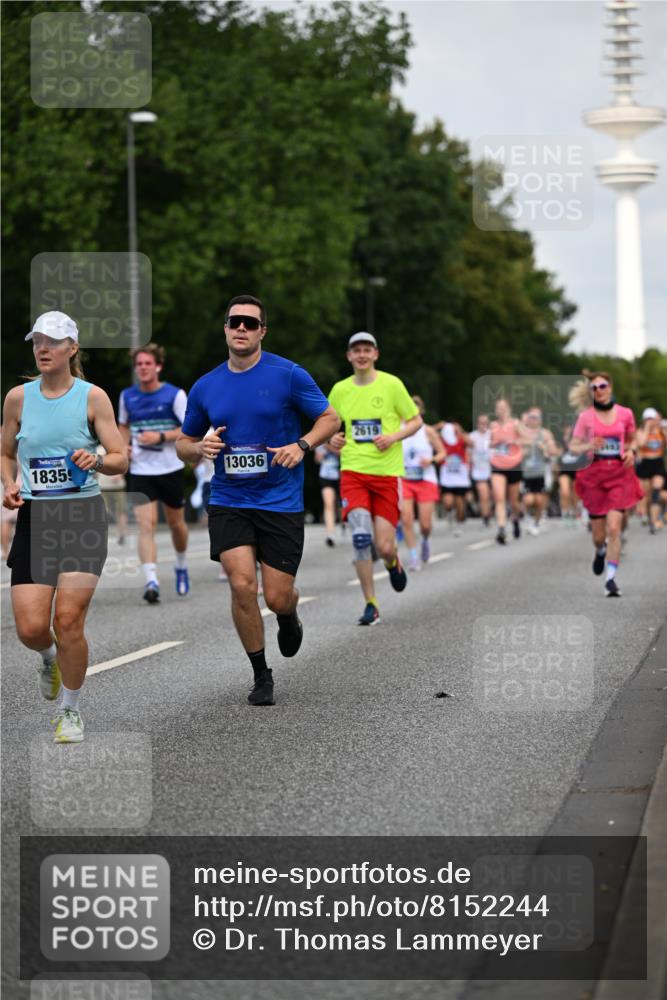 29.06.2025 - hella hamburg halbmarathon Dr. Thomas Lammeyer http://msf.ph/oto/8152244 29.06.2025 10:07:14 Kennedybrücke 1135, 1138, 1482, 1702, 2619, 2712, 2780, 2782, 2810, 3572, 3630, 4066, 4204, 4613, 4665, 5734, 6208, 6815, 7210, 7211, 7290, 7869, 7888, 8481, 8483, 8624, 9439, 9554, 10128, 10824 meine-sportfotos.de
