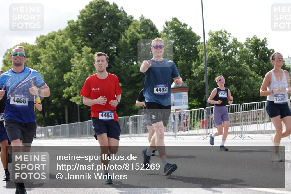 29.06.2025 - hella hamburg halbmarathon Jannik Wohlers http://msf.ph/oto/8152269 29.06.2025 10:15:12 Lombardsbrücke 1440, 2110, 2720, 2989, 3417, 4007, 4466, 4492, 4494, 5069, 5739, 6376, 6576, 9192, 9307, 9423, 9657, 10108, 10775, 10858, 12457, 12521, 13179, 13197, 13818, 13951, 14413, 14550, 14552, 14630, 15307, 15570, 16040, 16041, 16938, 17350, 17949, 18150, 18203, 18252 meine-sportfotos.de