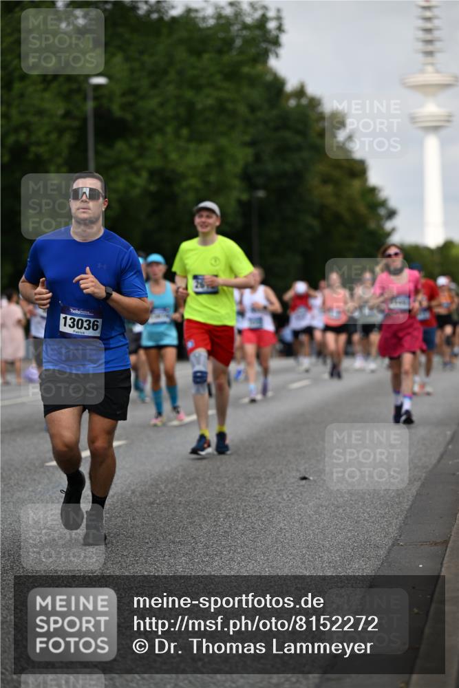 29.06.2025 - hella hamburg halbmarathon Dr. Thomas Lammeyer http://msf.ph/oto/8152272 29.06.2025 10:07:15 Kennedybrücke 1135, 1138, 1482, 1702, 2619, 2712, 2780, 2782, 2810, 3572, 3630, 4066, 4204, 4613, 4665, 5734, 6208, 6815, 7210, 7211, 7290, 7869, 7888, 8481, 8483, 8624, 9439, 9554, 10128, 10824 meine-sportfotos.de