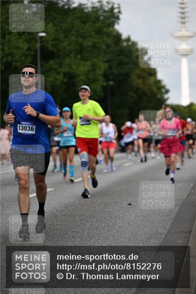 29.06.2025 - hella hamburg halbmarathon Dr. Thomas Lammeyer http://msf.ph/oto/8152276 29.06.2025 10:07:16 Kennedybrücke 1135, 1138, 1482, 1702, 2619, 2712, 2780, 2782, 2810, 3572, 3630, 4066, 4204, 4613, 4665, 5734, 6208, 6815, 7210, 7211, 7290, 7869, 7888, 8481, 8483, 8624, 9439, 9554, 10128, 10824 meine-sportfotos.de