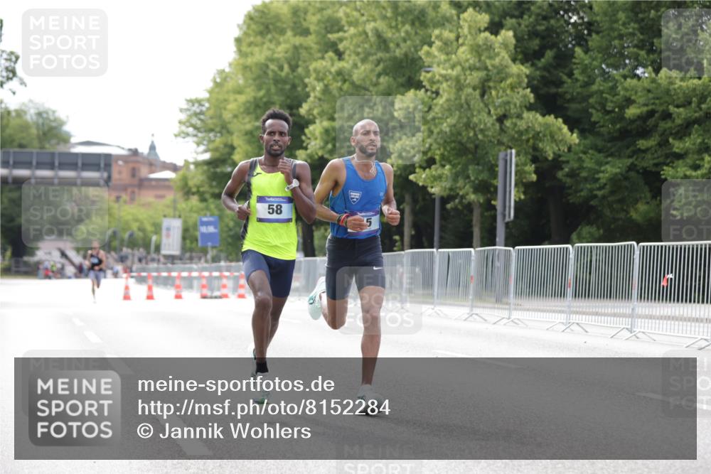 29.06.2025 - hella hamburg halbmarathon Jannik Wohlers http://msf.ph/oto/8152284 29.06.2025 09:31:15 Lombardsbrücke 1, 2, 4, 5, 6, 7, 8, 9, 10, 11, 13, 15, 16, 22, 23, 25, 58, 59 meine-sportfotos.de