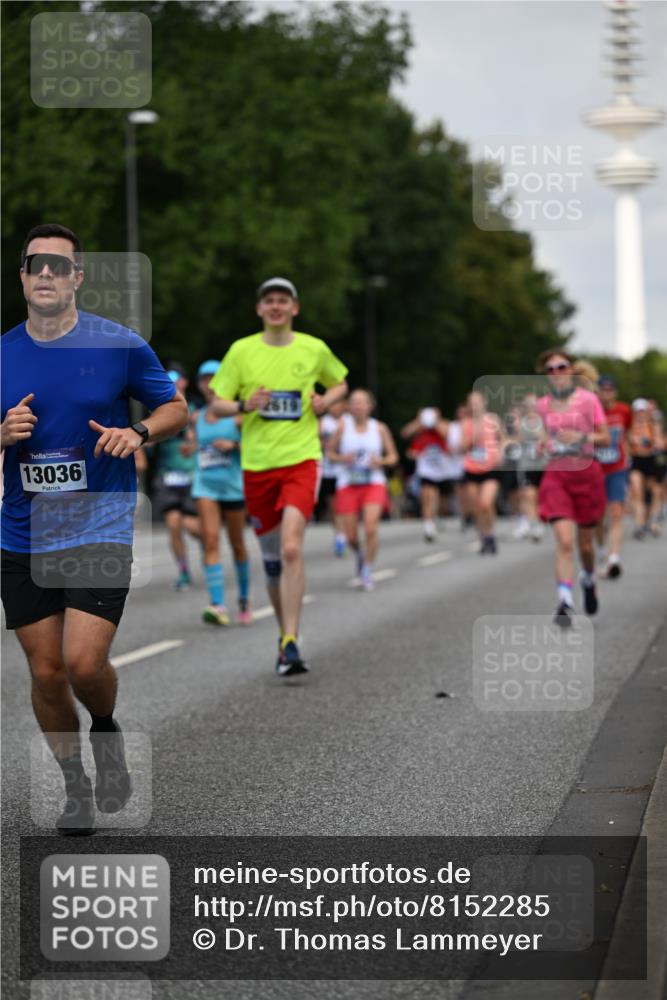29.06.2025 - hella hamburg halbmarathon Dr. Thomas Lammeyer http://msf.ph/oto/8152285 29.06.2025 10:07:16 Kennedybrücke 1135, 1138, 1482, 1702, 2619, 2712, 2780, 2782, 2810, 3572, 3630, 4066, 4204, 4613, 4665, 5734, 6208, 6815, 7210, 7211, 7290, 7869, 7888, 8481, 8483, 8624, 9439, 9554, 10128, 10824 meine-sportfotos.de