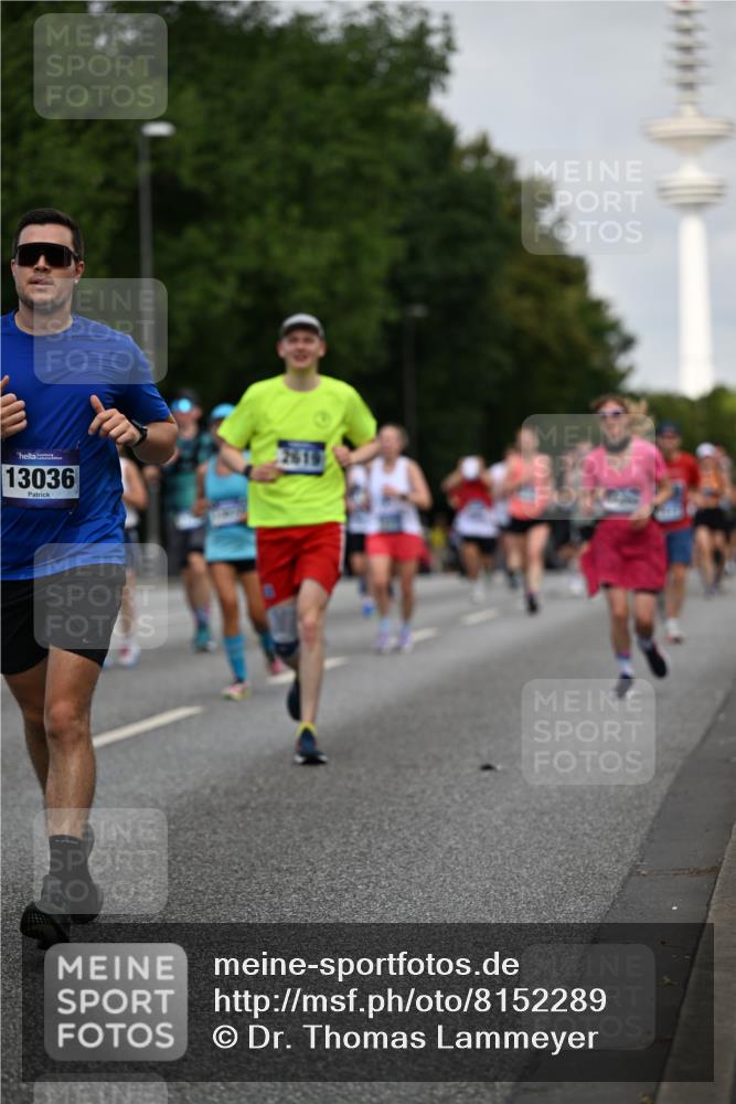 29.06.2025 - hella hamburg halbmarathon Dr. Thomas Lammeyer http://msf.ph/oto/8152289 29.06.2025 10:07:16 Kennedybrücke 1135, 1138, 1482, 1702, 2619, 2712, 2780, 2782, 2810, 3572, 3630, 4066, 4204, 4613, 4665, 5734, 6208, 6815, 7210, 7211, 7290, 7869, 7888, 8481, 8483, 8624, 9439, 9554, 10128, 10824 meine-sportfotos.de