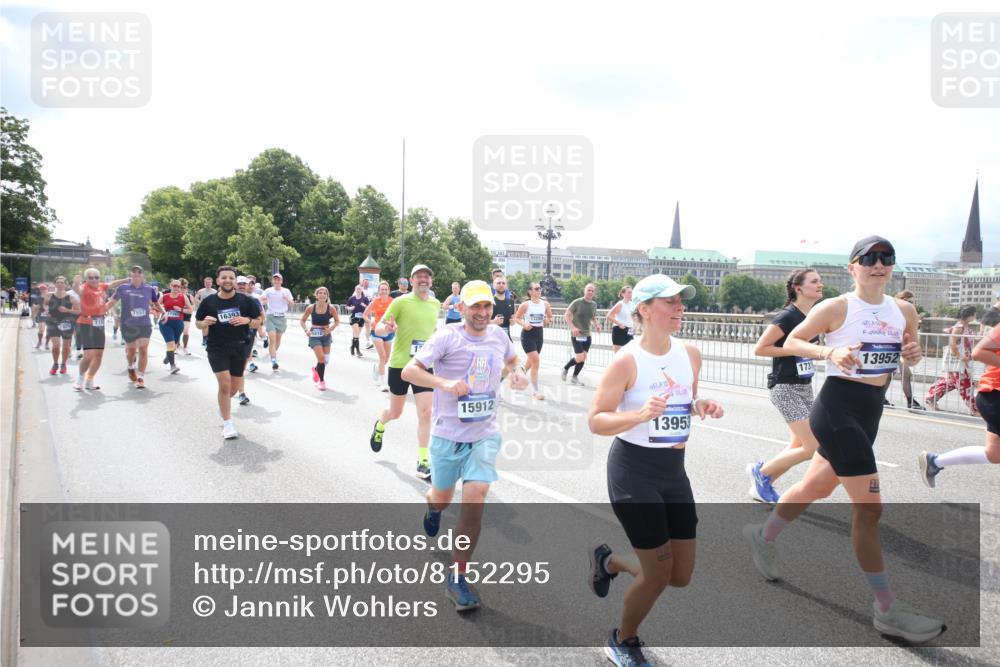 29.06.2025 - hella hamburg halbmarathon Jannik Wohlers http://msf.ph/oto/8152295 29.06.2025 10:42:00 Lombardsbrücke 1150, 1360, 1624, 1929, 1957, 2069, 2134, 2538, 2580, 3605, 4353, 4891, 4892, 5403, 5419, 5810, 6828, 6917, 7040, 7260, 7357, 7557, 7666, 8014, 8459, 8525, 8526, 8712, 8816, 9370, 9980, 10532, 10734, 10842, 10872, 10899, 11074, 11075, 11463, 11464, 11468, 11550, 11677, 12403, 12684, 12854, 12903, 12904, 13250, 13406, 13456, 13952, 13953, 14042, 14084, 14108, 14328, 14405, 14426, 14468, 14585, 14636, 14769, 15004, 15155, 15912, 16215, 16352 meine-sportfotos.de