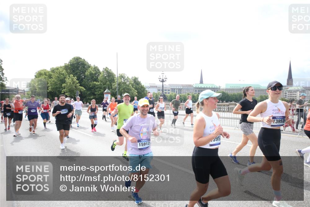 29.06.2025 - hella hamburg halbmarathon Jannik Wohlers http://msf.ph/oto/8152301 29.06.2025 10:42:00 Lombardsbrücke 1150, 1360, 1624, 1929, 1957, 2069, 2134, 2538, 2580, 3605, 4353, 4891, 4892, 5403, 5419, 5810, 6828, 6917, 7040, 7260, 7357, 7557, 7666, 8014, 8459, 8525, 8526, 8712, 8816, 9370, 9980, 10532, 10734, 10842, 10872, 10899, 11074, 11075, 11463, 11464, 11468, 11550, 11677, 12403, 12684, 12854, 12903, 12904, 13250, 13406, 13456, 13952, 13953, 14042, 14084, 14108, 14328, 14405, 14426, 14468, 14585, 14636, 14769, 15004, 15155, 15912, 16215, 16352 meine-sportfotos.de