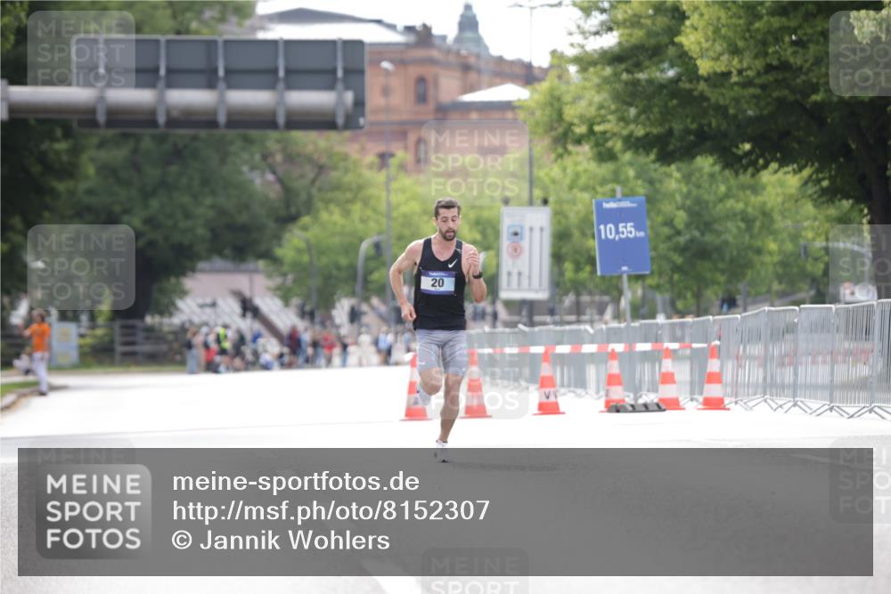 29.06.2025 - hella hamburg halbmarathon Jannik Wohlers http://msf.ph/oto/8152307 29.06.2025 09:31:18 Lombardsbrücke 2, 4, 6, 8, 9, 13, 15, 22, 58 meine-sportfotos.de