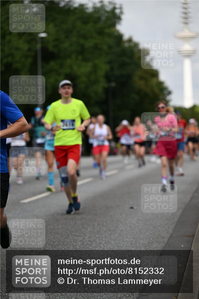 29.06.2025 - hella hamburg halbmarathon Dr. Thomas Lammeyer http://msf.ph/oto/8152332 29.06.2025 10:07:17 Kennedybrücke 1114, 1135, 1138, 1482, 1702, 2619, 2712, 2780, 2782, 2810, 3572, 3630, 4066, 4204, 4613, 4665, 5734, 6208, 7210, 7211, 7290, 7869, 7888, 8481, 8624, 9439, 9554, 10128, 10824 meine-sportfotos.de