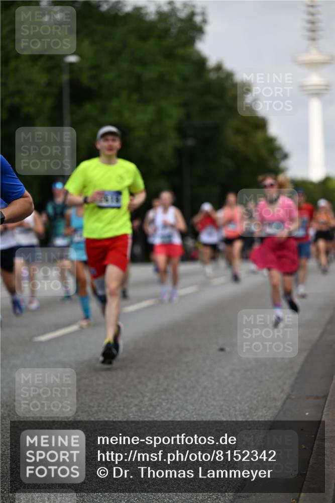 29.06.2025 - hella hamburg halbmarathon Dr. Thomas Lammeyer http://msf.ph/oto/8152342 29.06.2025 10:07:17 Kennedybrücke 1114, 1135, 1138, 1482, 1702, 2619, 2712, 2780, 2782, 2810, 3572, 3630, 4066, 4204, 4613, 4665, 5734, 6208, 7210, 7211, 7290, 7869, 7888, 8481, 8624, 9439, 9554, 10128, 10824 meine-sportfotos.de
