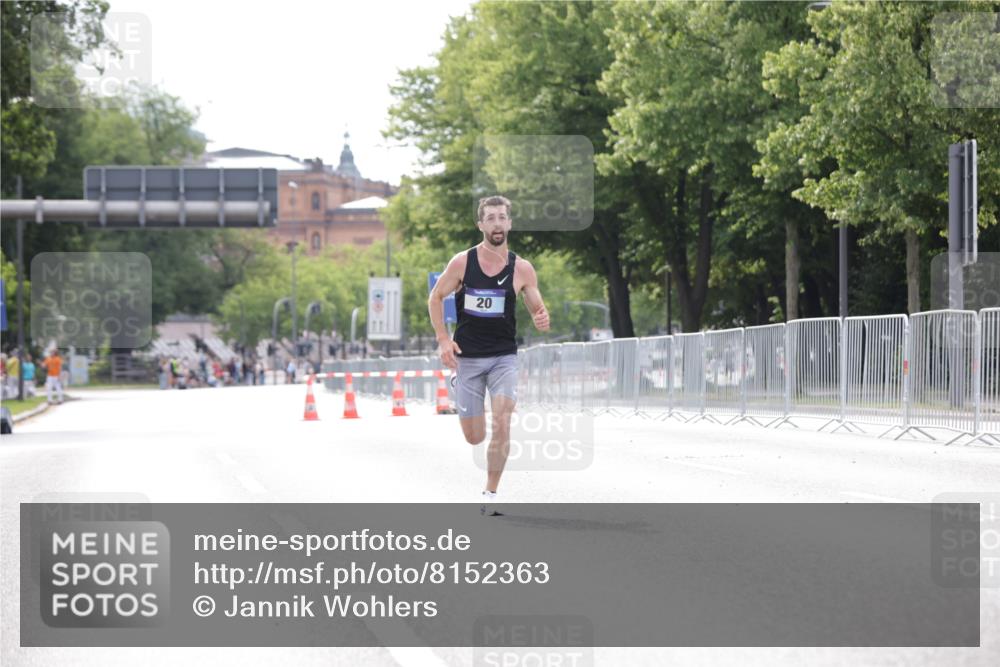 29.06.2025 - hella hamburg halbmarathon Jannik Wohlers http://msf.ph/oto/8152363 29.06.2025 09:31:21 Lombardsbrücke 15, 20, 58 meine-sportfotos.de