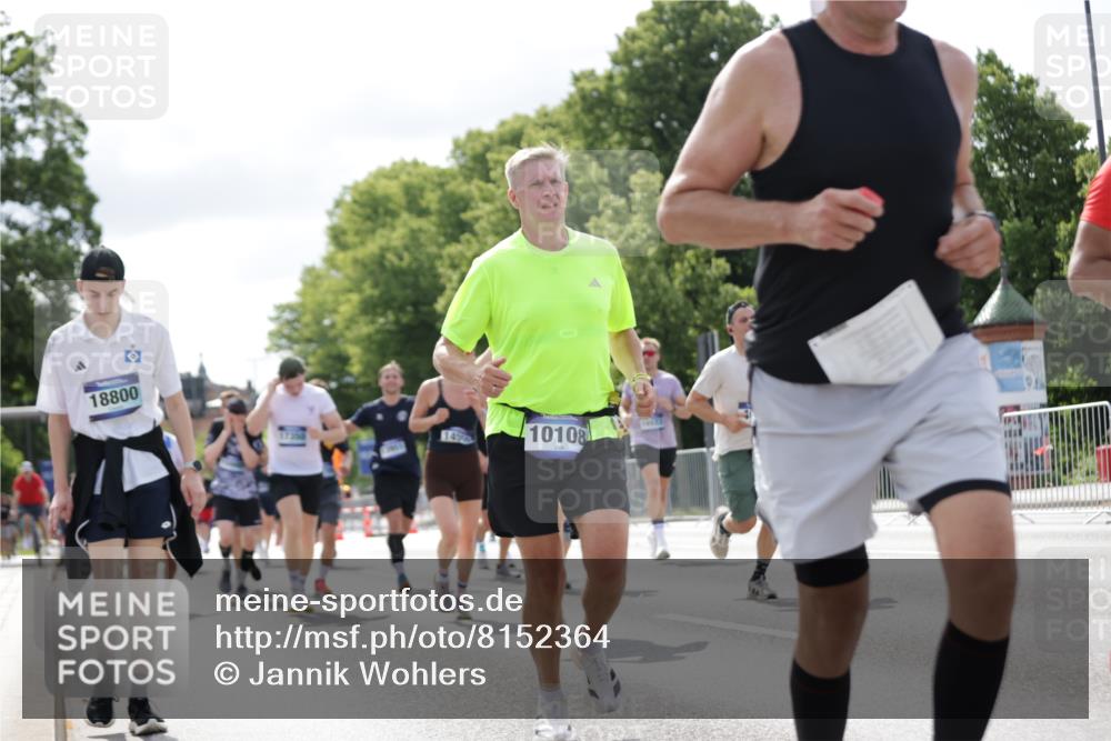 29.06.2025 - hella hamburg halbmarathon Jannik Wohlers http://msf.ph/oto/8152364 29.06.2025 10:15:17 Lombardsbrücke 1440, 2110, 2989, 3417, 4007, 4466, 4492, 4494, 5069, 5739, 6376, 6576, 7941, 7942, 9192, 9657, 10108, 10608, 10775, 12469, 13179, 13818, 13951, 14413, 14423, 14550, 14552, 14630, 15307, 15570, 15710, 15988, 16041, 16923, 16938, 17350, 18150, 18957 meine-sportfotos.de