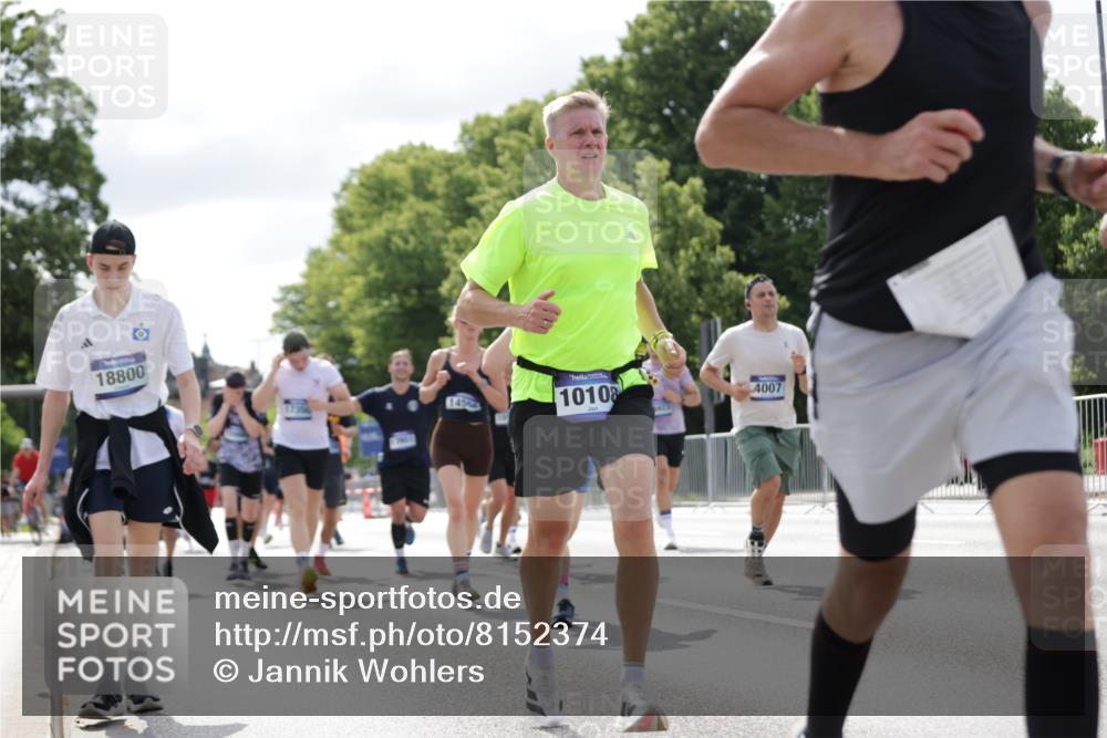 29.06.2025 - hella hamburg halbmarathon Jannik Wohlers http://msf.ph/oto/8152374 29.06.2025 10:15:17 Lombardsbrücke 1440, 2110, 2989, 3417, 4007, 4466, 4492, 4494, 5069, 5739, 6376, 6576, 7941, 7942, 9192, 9657, 10108, 10608, 10775, 12469, 13179, 13818, 13951, 14413, 14423, 14550, 14552, 14630, 15307, 15570, 15710, 15988, 16041, 16923, 16938, 17350, 18150, 18957 meine-sportfotos.de