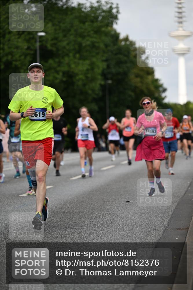 29.06.2025 - hella hamburg halbmarathon Dr. Thomas Lammeyer http://msf.ph/oto/8152376 29.06.2025 10:07:17 Kennedybrücke 1114, 1135, 1138, 1482, 1702, 2619, 2712, 2780, 2782, 2810, 3572, 3630, 4066, 4204, 4613, 4665, 5734, 6208, 7210, 7211, 7290, 7869, 7888, 8481, 8624, 9439, 9554, 10128, 10824 meine-sportfotos.de