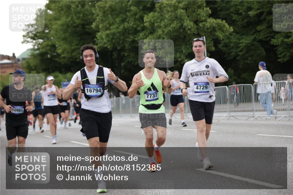 29.06.2025 - hella hamburg halbmarathon Jannik Wohlers http://msf.ph/oto/8152385 29.06.2025 10:52:24 Lombardsbrücke 1369, 1826, 2146, 2362, 2701, 3140, 3227, 4591, 4729, 7032, 7737, 8641, 9545, 10055, 10600, 10879, 10981, 11919, 12127, 12128, 12994, 14009, 14643, 14704, 14765, 14827, 14897, 15438, 15439, 15447, 15867, 15906, 16053, 16056, 16794, 16961, 16984, 17050, 17359, 17896, 18106, 18205, 18645, 18751, 18997, 19063, 19097 meine-sportfotos.de