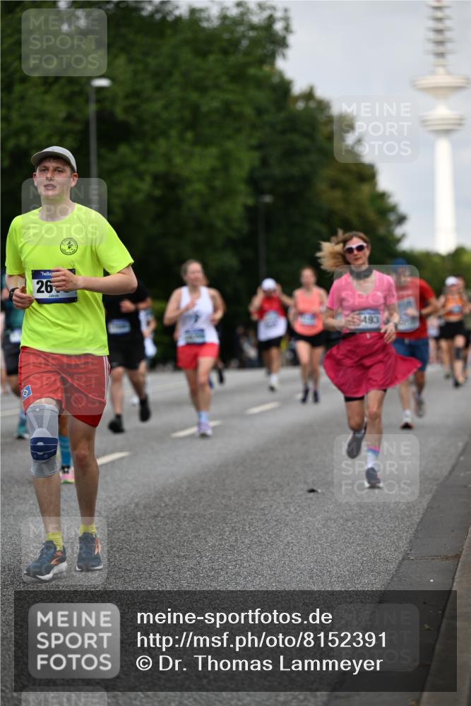 29.06.2025 - hella hamburg halbmarathon Dr. Thomas Lammeyer http://msf.ph/oto/8152391 29.06.2025 10:07:18 Kennedybrücke 1114, 1135, 1138, 1482, 1702, 2619, 2712, 2782, 2810, 3001, 3572, 3630, 4066, 4204, 4613, 4665, 5734, 6217, 7210, 7211, 7290, 7888, 8624, 9439, 9554, 10128, 10824 meine-sportfotos.de