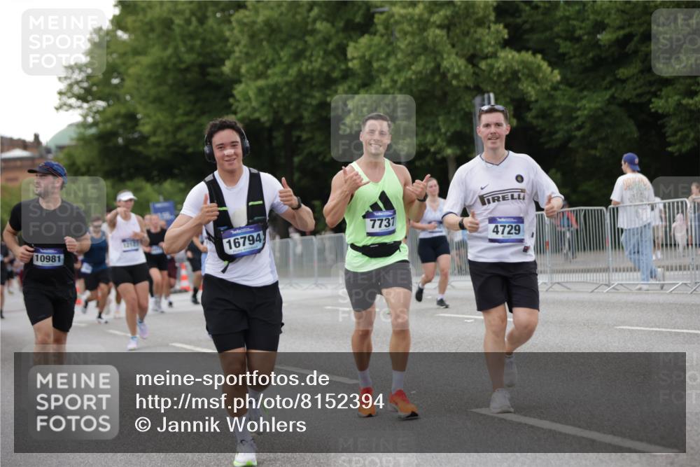 29.06.2025 - hella hamburg halbmarathon Jannik Wohlers http://msf.ph/oto/8152394 29.06.2025 10:52:24 Lombardsbrücke 1369, 1826, 2146, 2362, 2701, 3140, 3227, 4591, 4729, 7032, 7737, 8641, 9545, 10055, 10600, 10879, 10981, 11919, 12127, 12128, 12994, 14009, 14643, 14704, 14765, 14827, 14897, 15438, 15439, 15447, 15867, 15906, 16053, 16056, 16794, 16961, 16984, 17050, 17359, 17896, 18106, 18205, 18645, 18751, 18997, 19063, 19097 meine-sportfotos.de