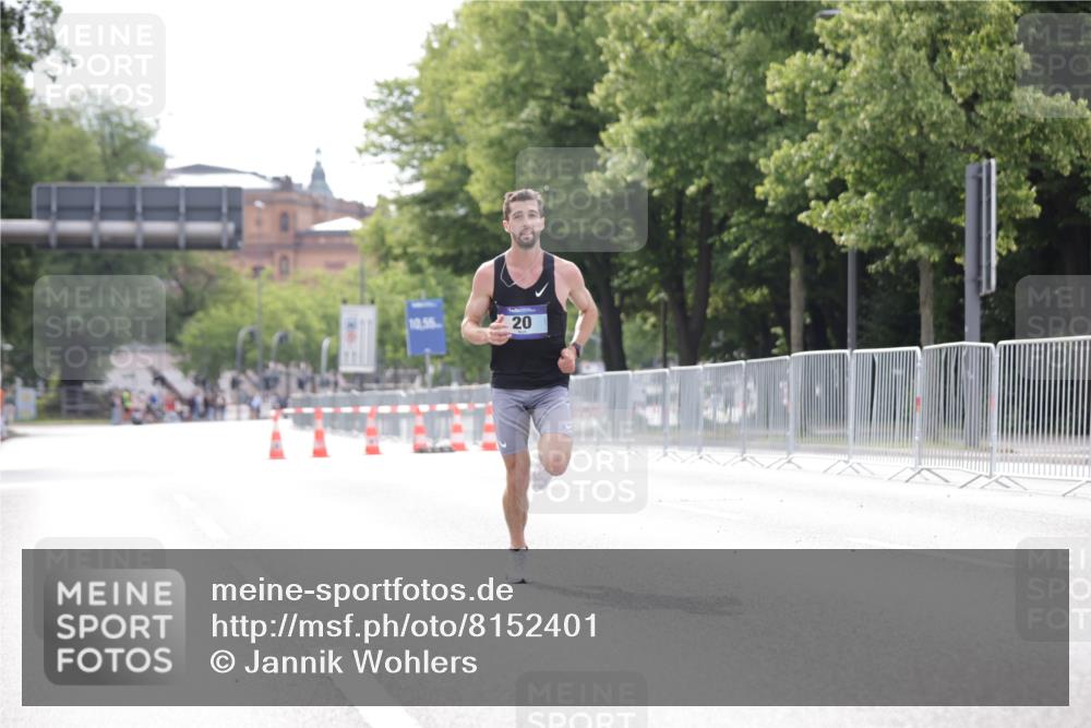 29.06.2025 - hella hamburg halbmarathon Jannik Wohlers http://msf.ph/oto/8152401 29.06.2025 09:31:21 Lombardsbrücke 15, 20, 58 meine-sportfotos.de
