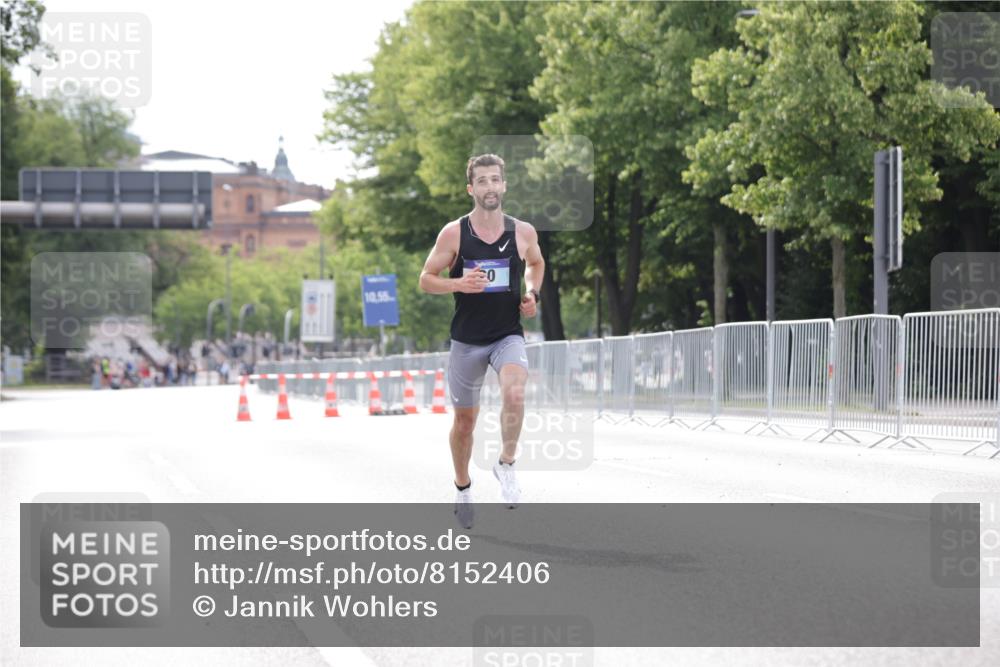 29.06.2025 - hella hamburg halbmarathon Jannik Wohlers http://msf.ph/oto/8152406 29.06.2025 09:31:21 Lombardsbrücke 15, 20, 58 meine-sportfotos.de