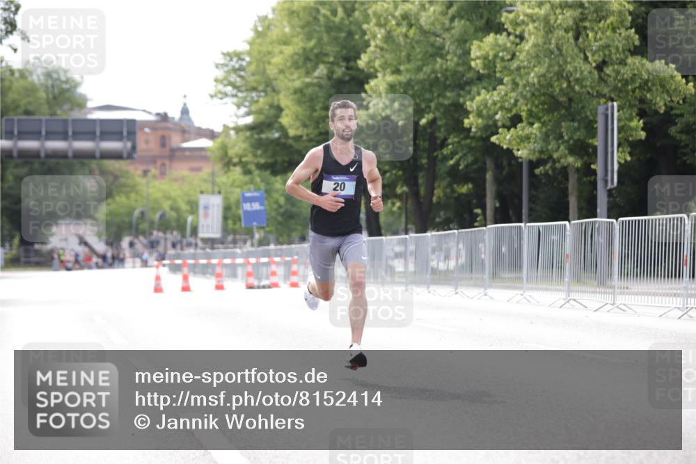 29.06.2025 - hella hamburg halbmarathon Jannik Wohlers http://msf.ph/oto/8152414 29.06.2025 09:31:21 Lombardsbrücke 15, 20, 58 meine-sportfotos.de