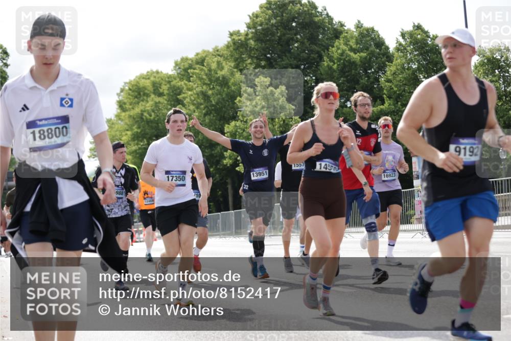 29.06.2025 - hella hamburg halbmarathon Jannik Wohlers http://msf.ph/oto/8152417 29.06.2025 10:15:19 Lombardsbrücke 1440, 2110, 2989, 3417, 4007, 4466, 4492, 4494, 5069, 6376, 6576, 7941, 7942, 9192, 9657, 10108, 10608, 10775, 12469, 13179, 13818, 13951, 14413, 14423, 14550, 14552, 14559, 14630, 15307, 15570, 15710, 15988, 16041, 16606, 16923, 16938, 17350, 18150, 18957 meine-sportfotos.de