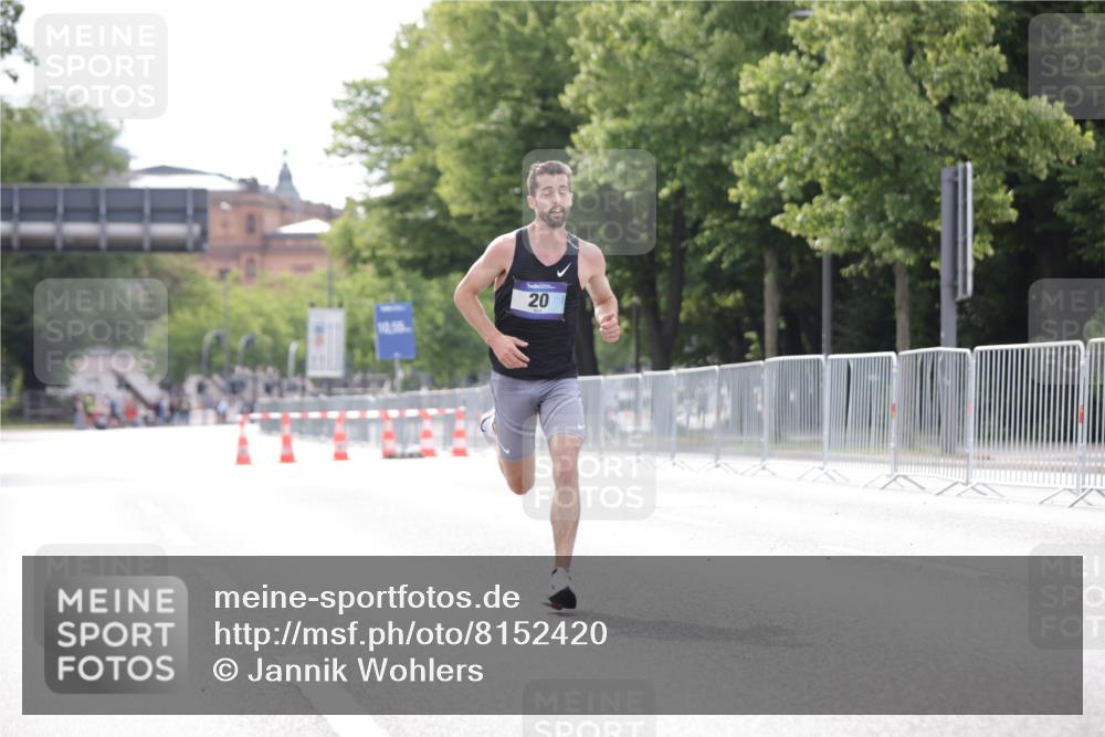 29.06.2025 - hella hamburg halbmarathon Jannik Wohlers http://msf.ph/oto/8152420 29.06.2025 09:31:21 Lombardsbrücke 15, 20, 58 meine-sportfotos.de