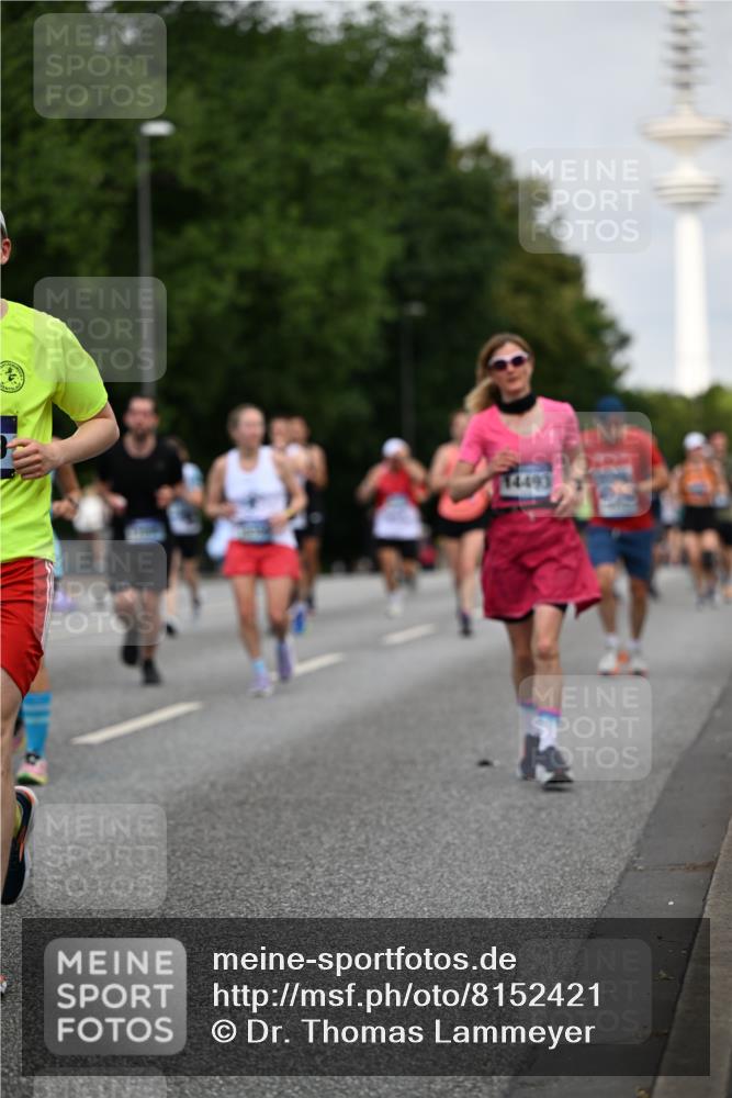 29.06.2025 - hella hamburg halbmarathon Dr. Thomas Lammeyer http://msf.ph/oto/8152421 29.06.2025 10:07:18 Kennedybrücke 1114, 1135, 1138, 1482, 1702, 2619, 2712, 2782, 2810, 3001, 3572, 3630, 4066, 4204, 4613, 4665, 5734, 6217, 7210, 7211, 7290, 7888, 8624, 9439, 9554, 10128, 10824 meine-sportfotos.de