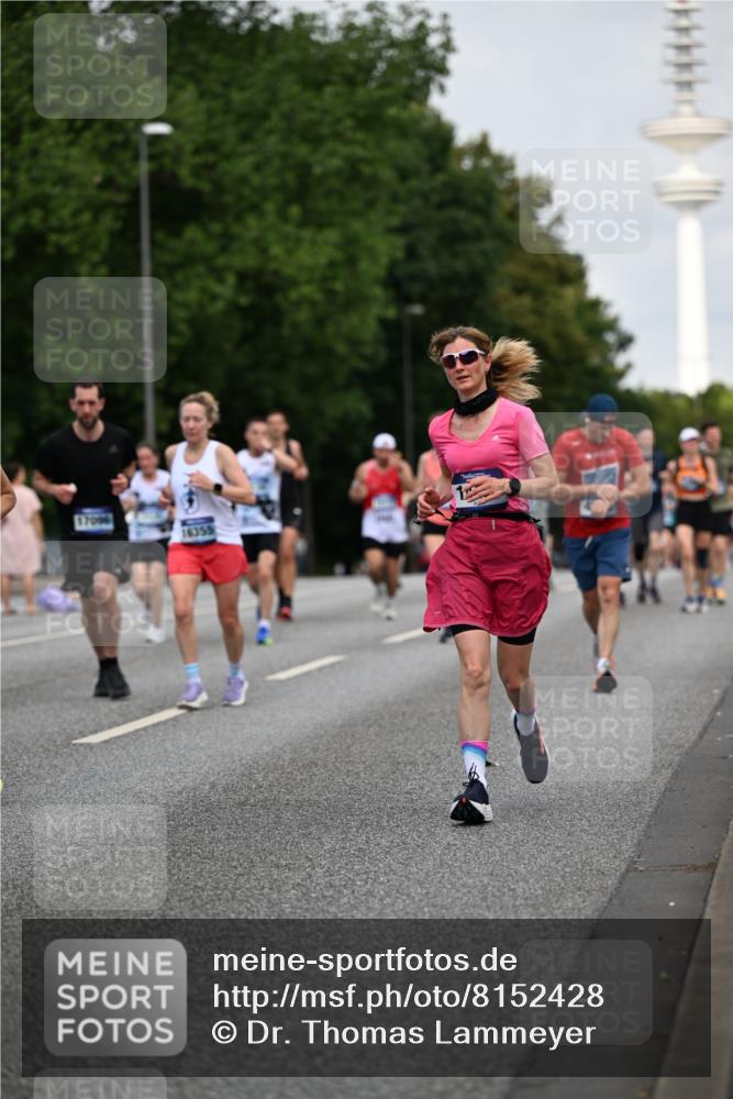 29.06.2025 - hella hamburg halbmarathon Dr. Thomas Lammeyer http://msf.ph/oto/8152428 29.06.2025 10:07:19 Kennedybrücke 1114, 1135, 1138, 1482, 1702, 2619, 2712, 2782, 2810, 3001, 3572, 3630, 4066, 4204, 4613, 4665, 5734, 6217, 7210, 7211, 7290, 7888, 8614, 8624, 9439, 9554, 10128, 10824 meine-sportfotos.de