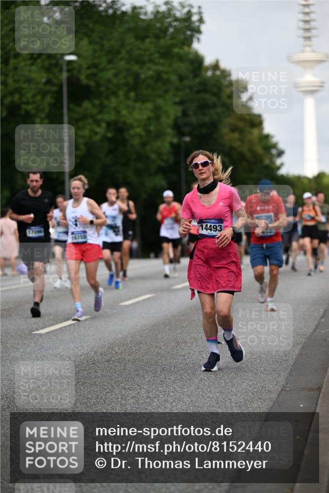 29.06.2025 - hella hamburg halbmarathon Dr. Thomas Lammeyer http://msf.ph/oto/8152440 29.06.2025 10:07:19 Kennedybrücke 1114, 1135, 1138, 1482, 1702, 2619, 2712, 2782, 2810, 3001, 3572, 3630, 4066, 4204, 4613, 4665, 5734, 6217, 7210, 7211, 7290, 7888, 8614, 8624, 9439, 9554, 10128, 10824 meine-sportfotos.de
