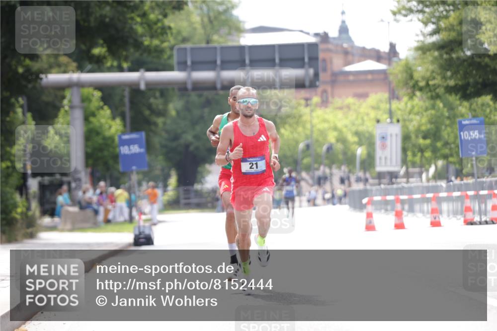 29.06.2025 - hella hamburg halbmarathon Jannik Wohlers http://msf.ph/oto/8152444 29.06.2025 09:31:53 Lombardsbrücke 17, 21 meine-sportfotos.de