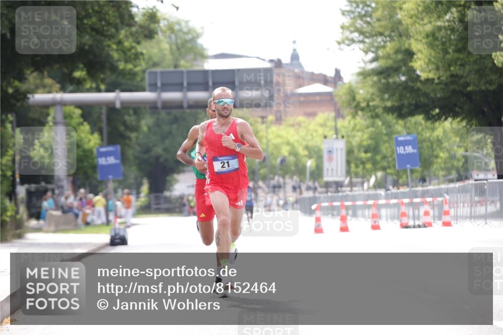 29.06.2025 - hella hamburg halbmarathon Jannik Wohlers http://msf.ph/oto/8152464 29.06.2025 09:31:53 Lombardsbrücke 17, 21 meine-sportfotos.de
